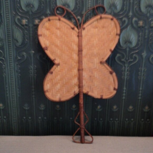 vintage wicker fan wall decor - Picture 2 of 2